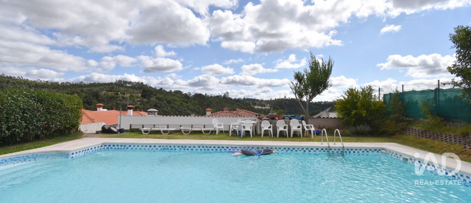 Maison T4 à Eiras E São Paulo De Frades de 360 m²