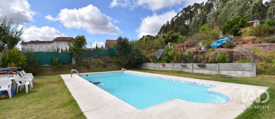 Maison T4 à Eiras E São Paulo De Frades de 360 m²