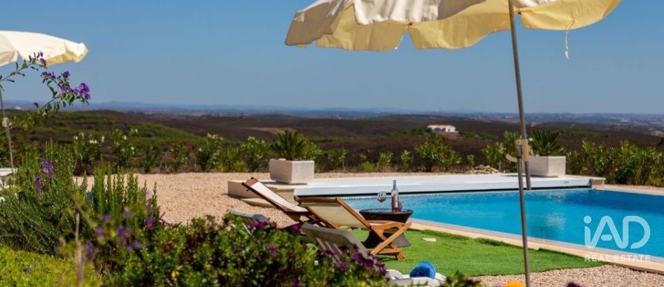 Moradia T5 em Bensafrim e Barão de São João de 412 m²