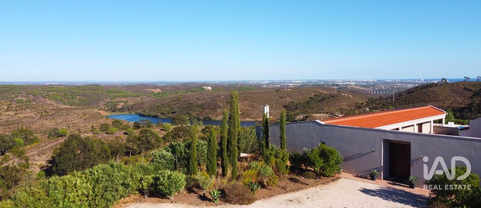 Moradia T5 em Bensafrim e Barão de São João de 412 m²