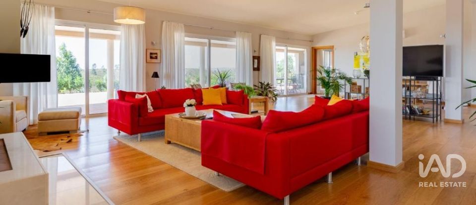 Moradia T5 em Bensafrim e Barão de São João de 412 m²