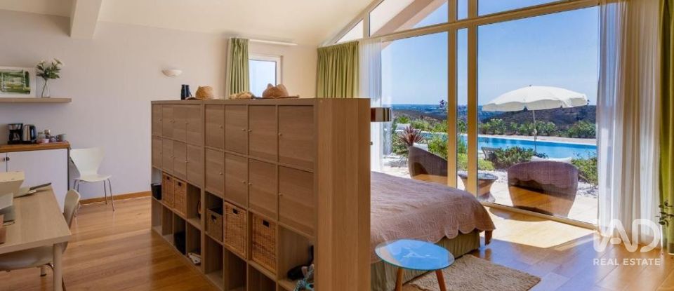 Moradia T5 em Bensafrim e Barão de São João de 412 m²