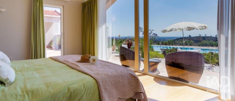 Moradia T5 em Bensafrim e Barão de São João de 412 m²