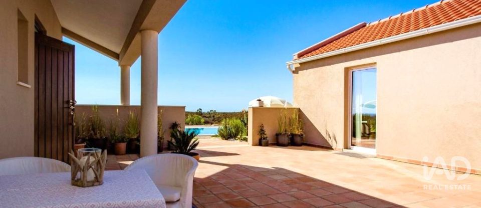 Moradia T5 em Bensafrim e Barão de São João de 412 m²