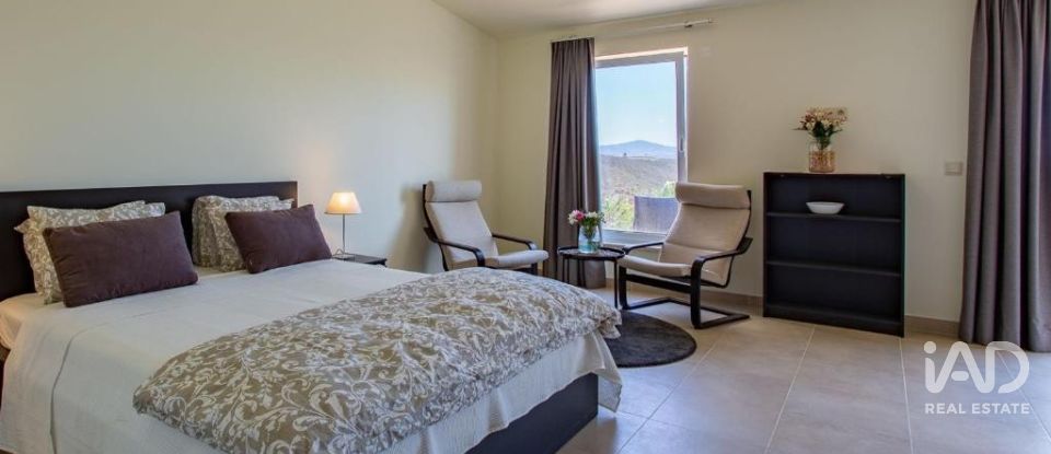 Moradia T5 em Bensafrim e Barão de São João de 412 m²