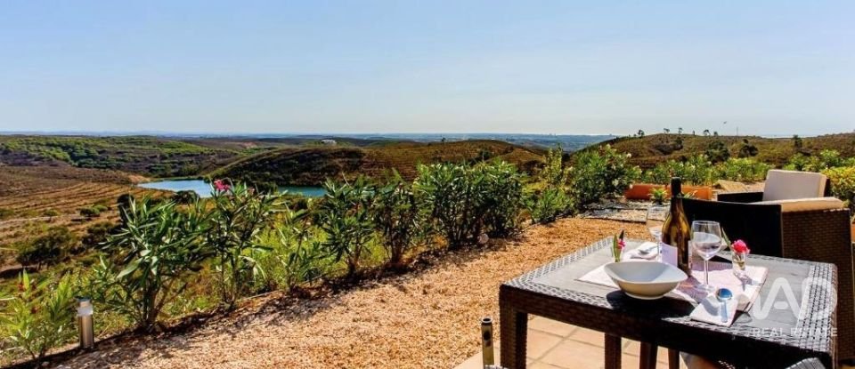 Moradia T5 em Bensafrim e Barão de São João de 412 m²