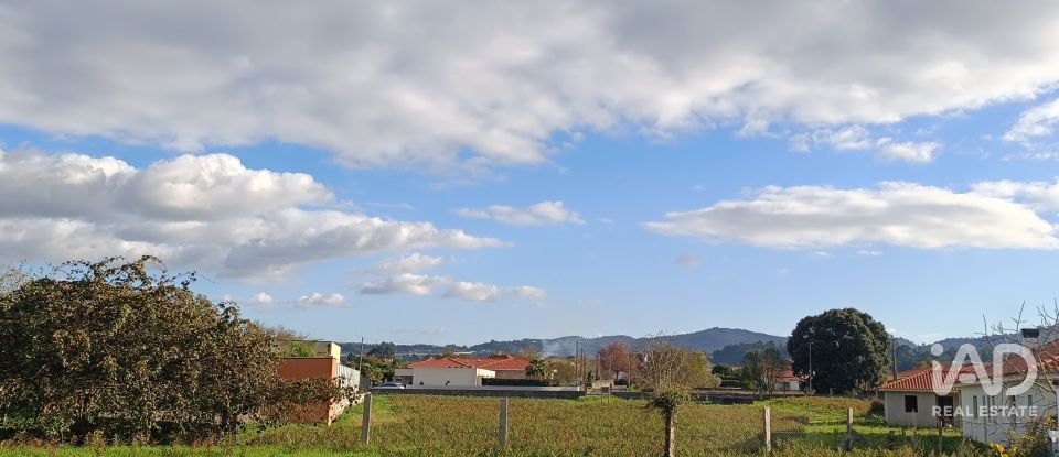 Terreno urbano em Campos e Vila Meã de 878 m²