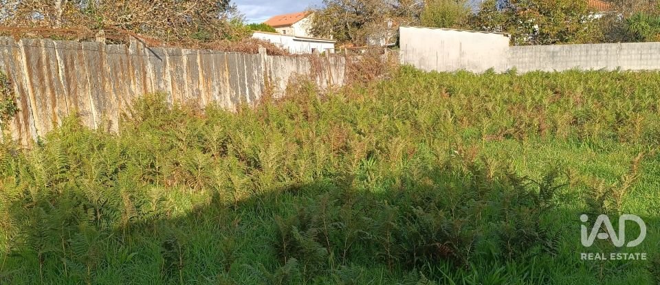 Terreno urbano em Campos e Vila Meã de 878 m²