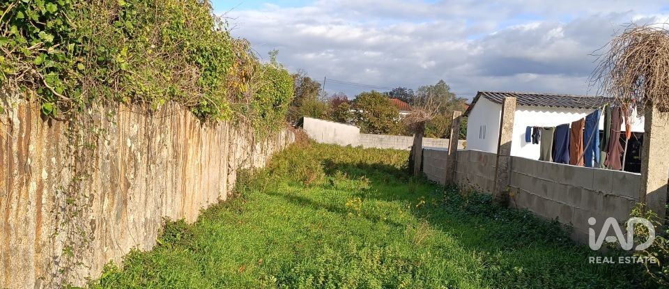 Terreno urbano em Campos e Vila Meã de 878 m²