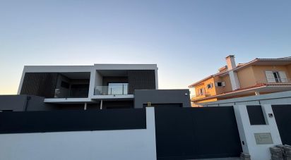 House T4 in Fernão Ferro of 204 m²