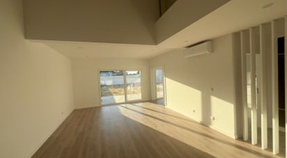 House T4 in Fernão Ferro of 204 m²