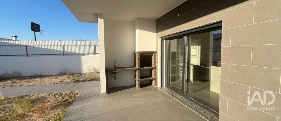 Moradia T4 em Fernão Ferro de 204 m²