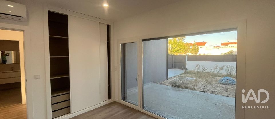 Moradia T4 em Fernão Ferro de 204 m²