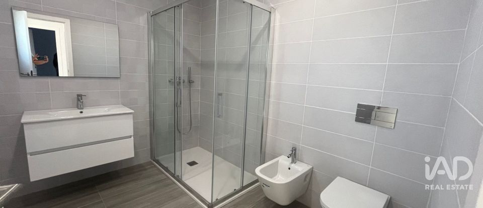 Moradia T4 em Fernão Ferro de 204 m²
