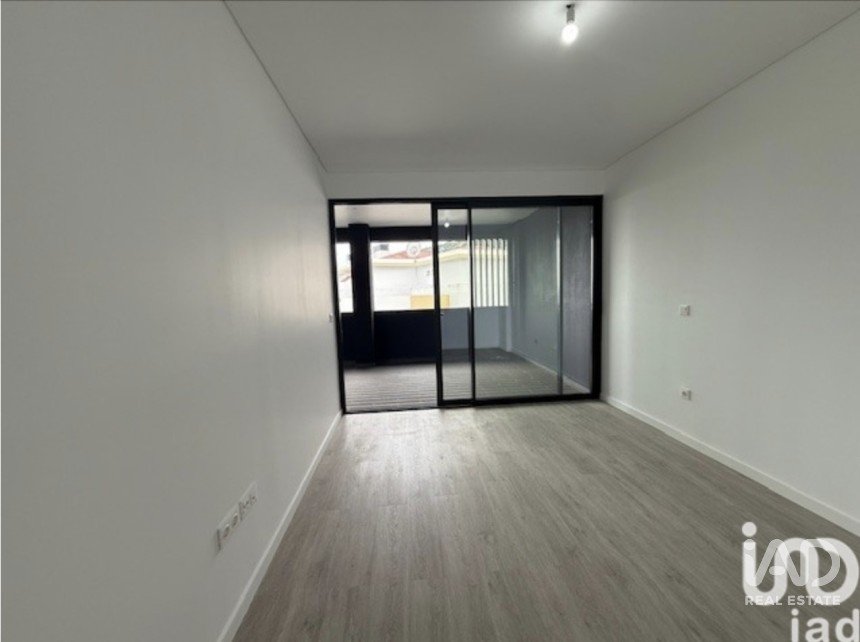 Loja / Estabelecimento Comercial em Santa Cruz de 106 m²