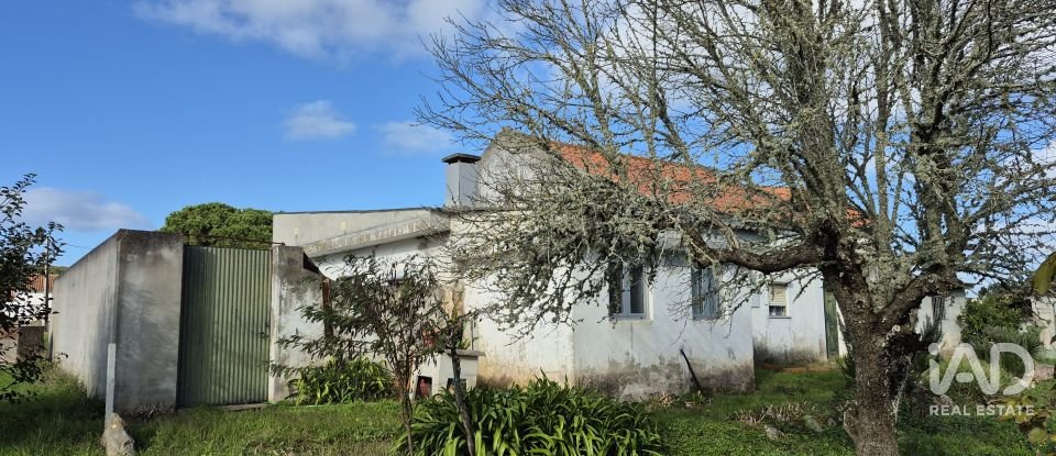 Moradia T3 em Caldas da Rainha - Santo Onofre e Serra do Bouro de 93 m²