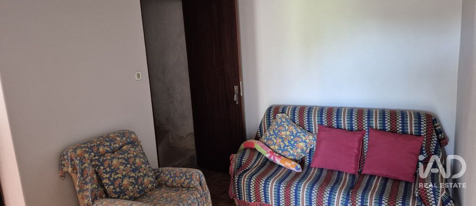 Moradia T3 em Caldas da Rainha - Santo Onofre e Serra do Bouro de 93 m²