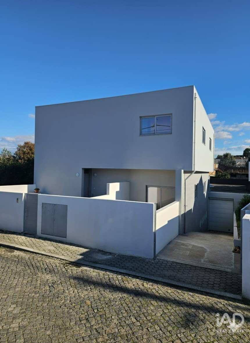 Appartement T3 à Oliveira do Douro de 121 m²