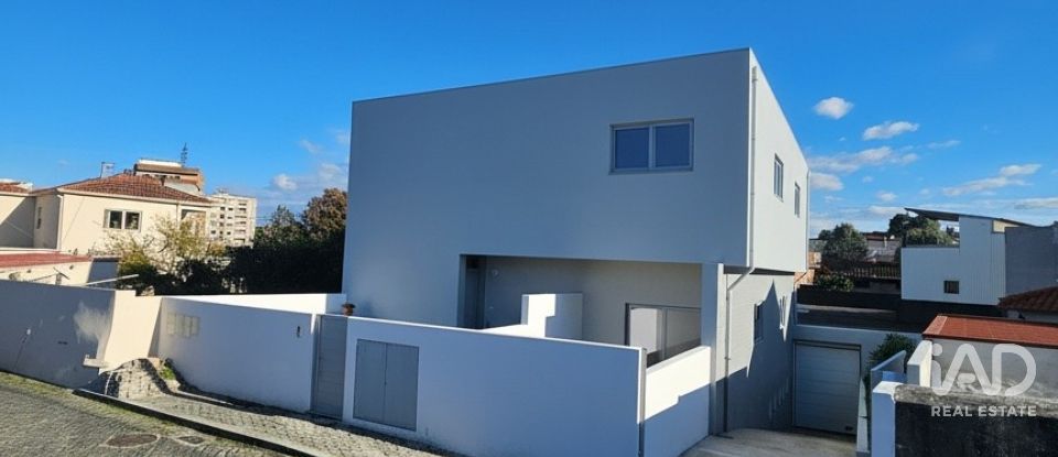 Appartement T3 à Oliveira do Douro de 121 m²