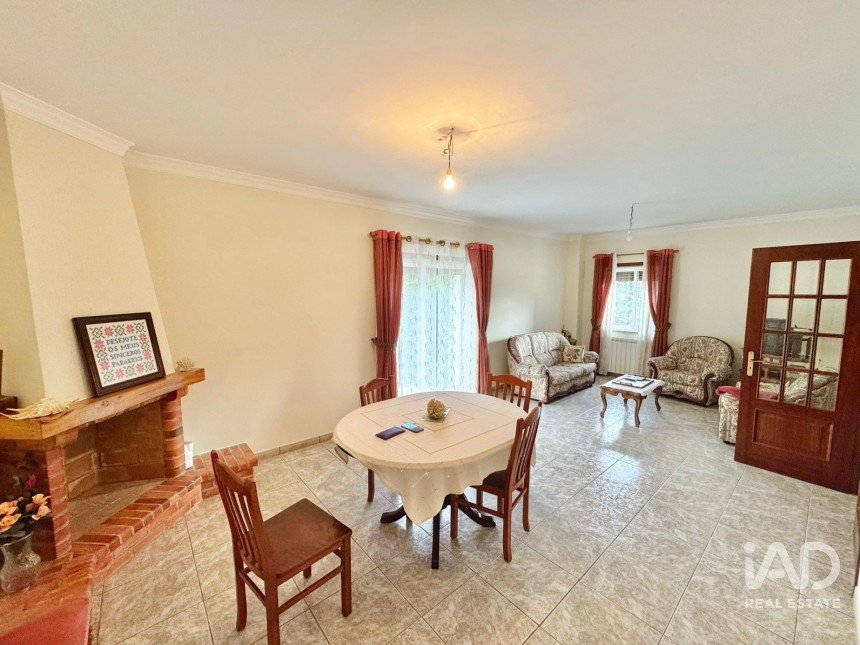 Moradia T3 em Vila e Roussas de 207 m²