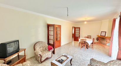 House T3 in Vila e Roussas of 207 m²