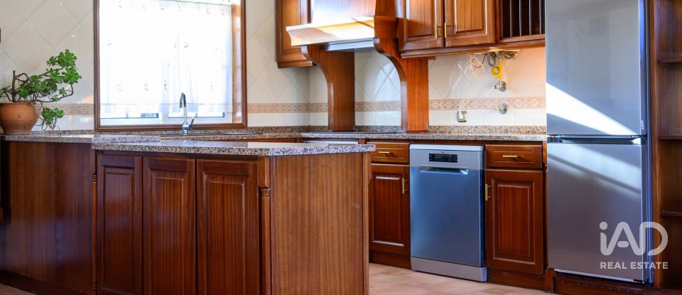 Moradia T4 em Beduído e Veiros de 258 m²