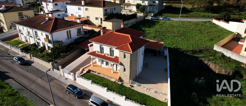 Moradia T4 em Beduído e Veiros de 258 m²