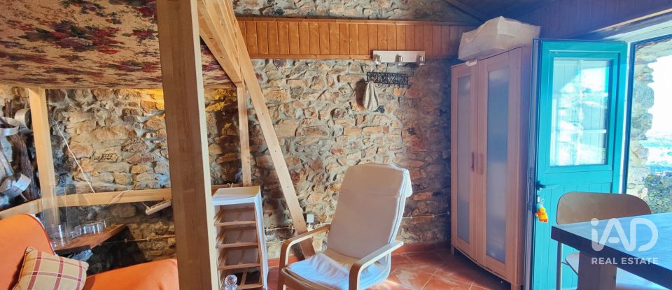 Bâtiment à Penha Garcia de 20 m²