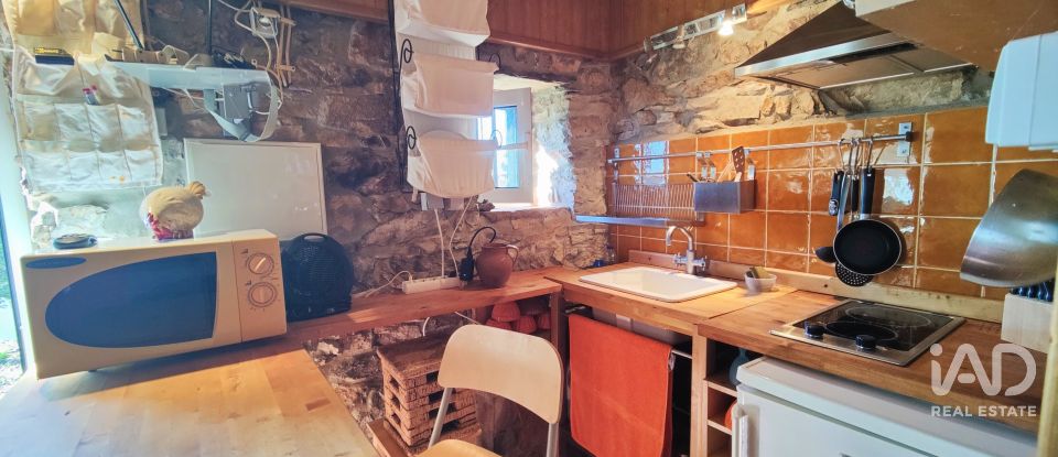 Bâtiment à Penha Garcia de 20 m²