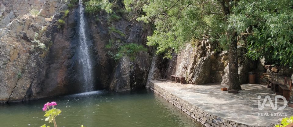 Bâtiment à Penha Garcia de 20 m²