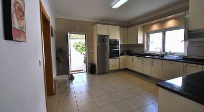 House T3 in Albufeira e Olhos de Água of 144 m²