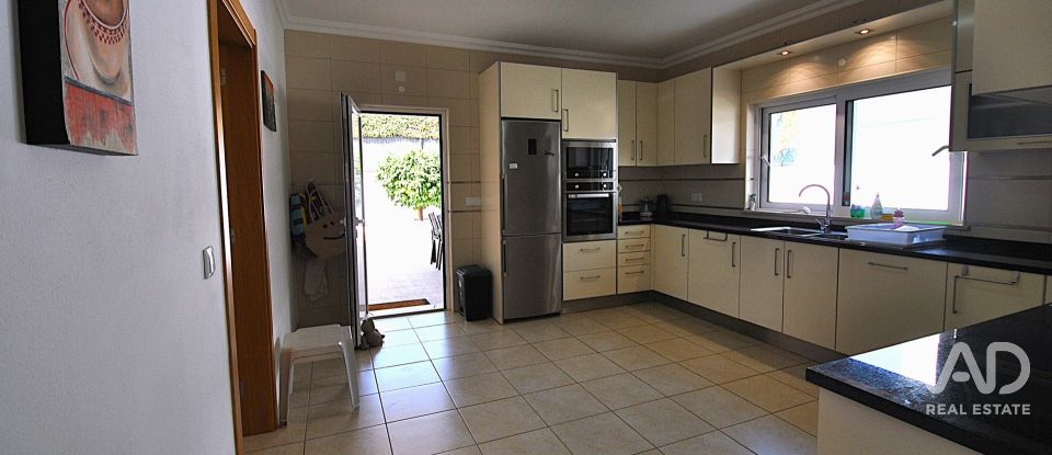 Moradia T3 em Albufeira e Olhos de Água de 144 m²