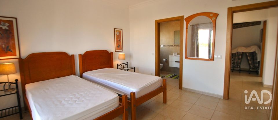 Moradia T3 em Albufeira e Olhos de Água de 144 m²