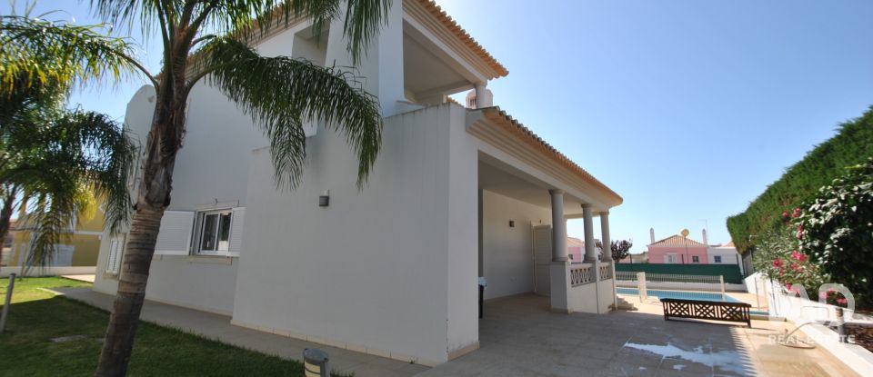 Moradia T3 em Albufeira e Olhos de Água de 144 m²