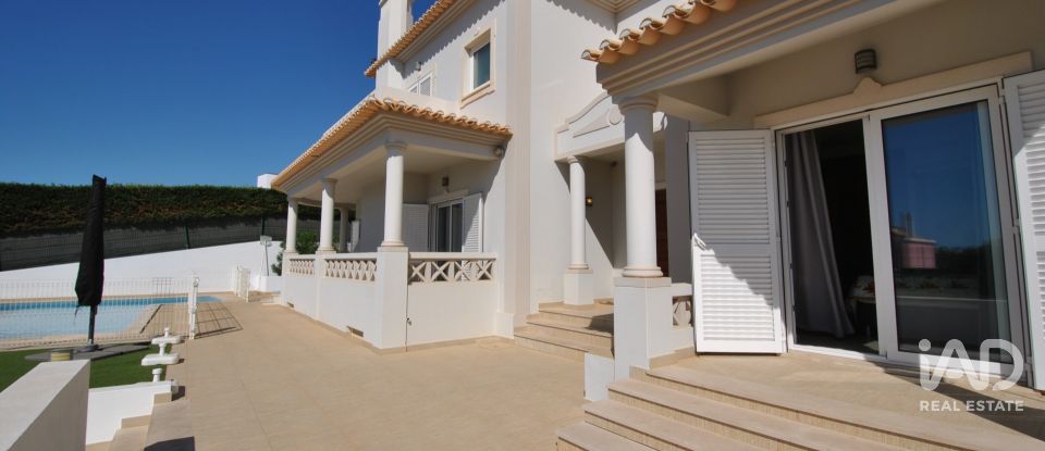 Moradia T3 em Albufeira e Olhos de Água de 144 m²