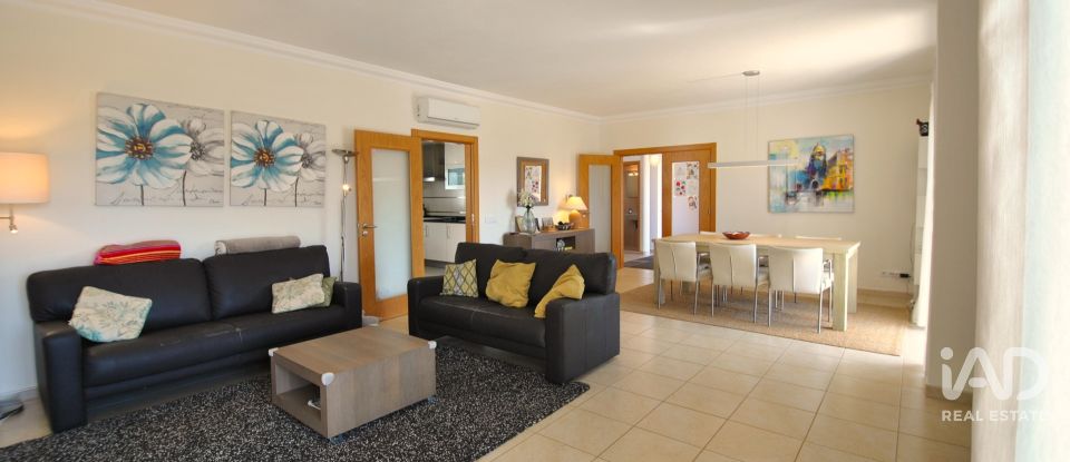 Moradia T3 em Albufeira e Olhos de Água de 144 m²