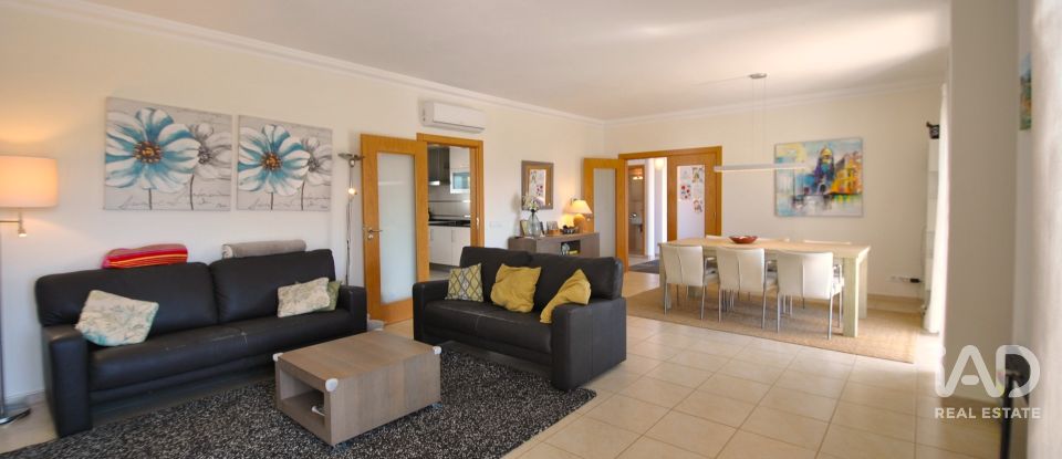 Moradia T3 em Albufeira e Olhos de Água de 144 m²