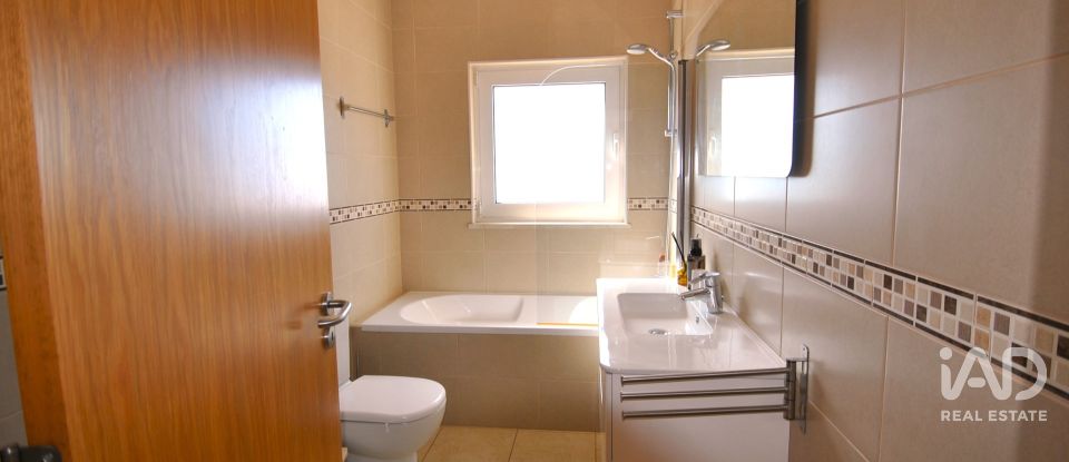 Moradia T3 em Albufeira e Olhos de Água de 144 m²