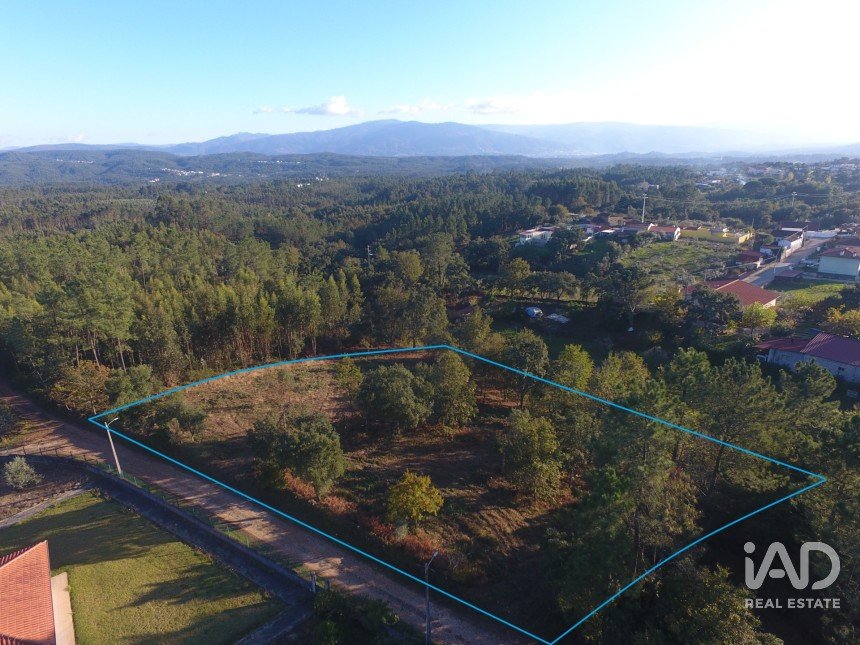 Terreno urbano em Poiares (Santo André) de 4 800 m²