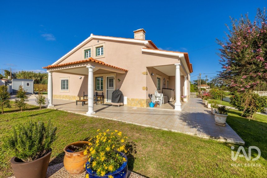 Maison T3 à Caldas da Rainha - Santo Onofre e Serra do Bouro de 135 m²