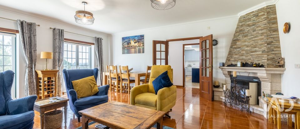 Maison T3 à Caldas da Rainha - Santo Onofre e Serra do Bouro de 135 m²