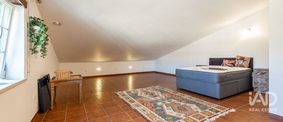 Maison T3 à Caldas da Rainha - Santo Onofre e Serra do Bouro de 135 m²