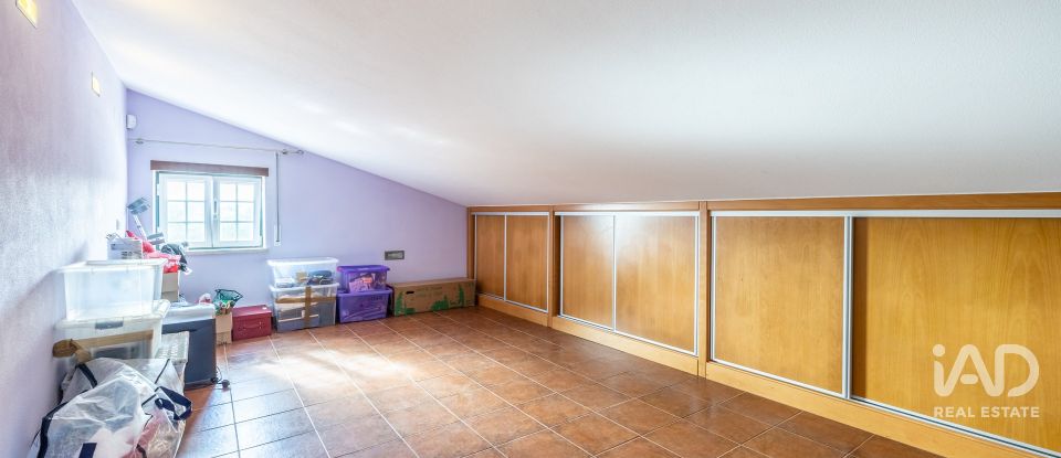 Maison T3 à Caldas da Rainha - Santo Onofre e Serra do Bouro de 135 m²