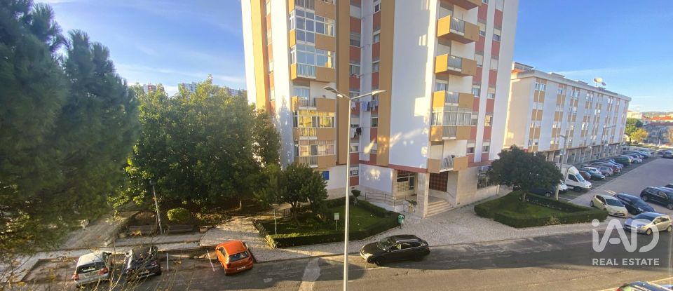 Apartamento T2 em Santa Iria de Azoia, São João da Talha e Bobadela de 62 m²