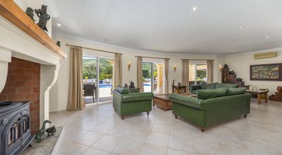 Farm T4 in Santa Bárbara de Nexe of 400 m²