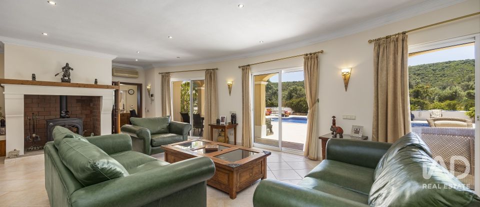 Quinta T4 em Santa Bárbara de Nexe de 400 m²