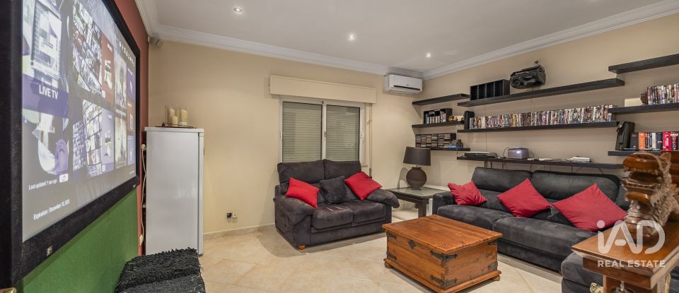 Quinta T4 em Santa Bárbara de Nexe de 400 m²