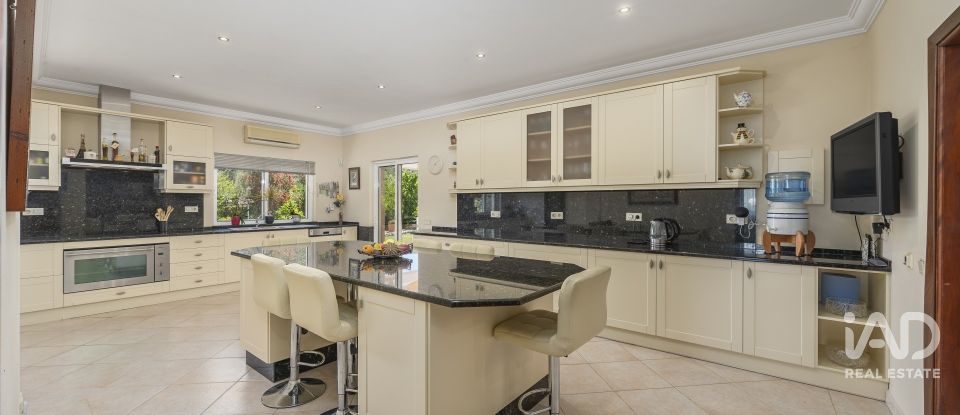 Quinta T4 em Santa Bárbara de Nexe de 400 m²