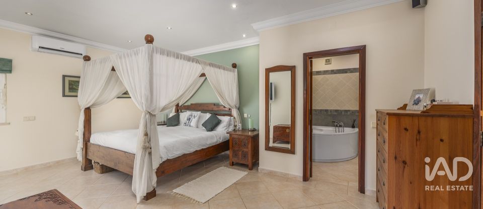 Quinta T4 em Santa Bárbara de Nexe de 400 m²