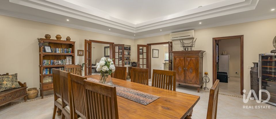 Quinta T4 em Santa Bárbara de Nexe de 400 m²